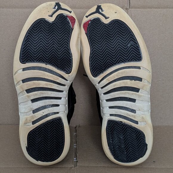 Athletic_Shoes